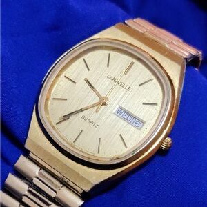 Caravelle Bulova Vintage Oval Day Date Men's Watch ETA 555.422 Swiss